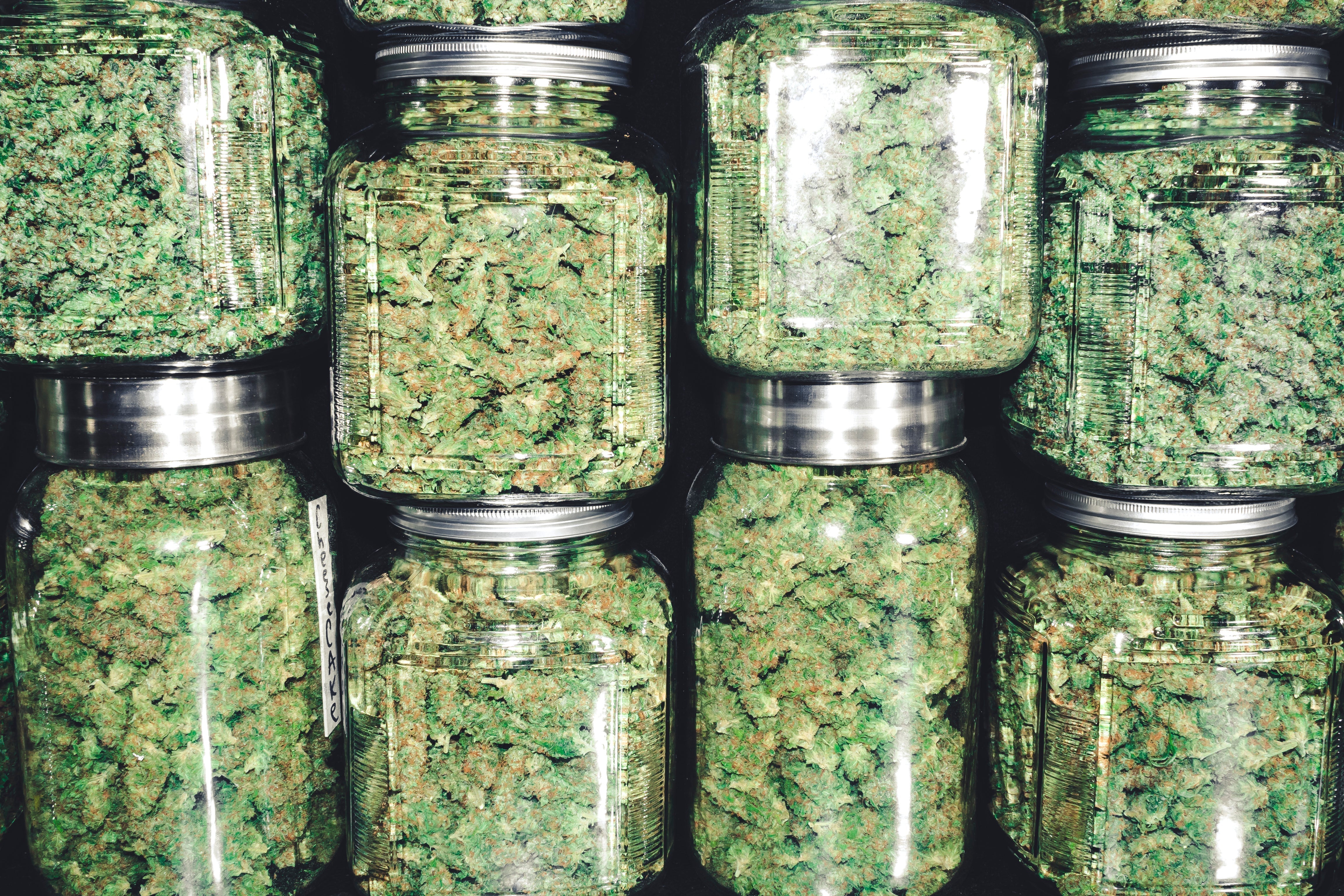 Benefits of Airtight Weed Containers